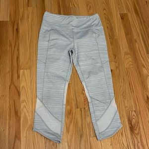Athleta Women’s Light Grey Cropped Leggings - Lg